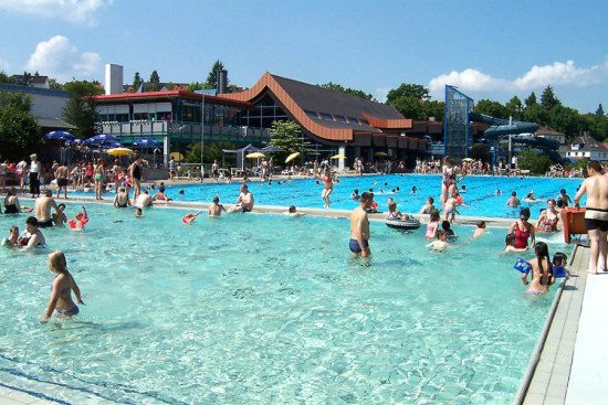 Bad Wildunger Freizeitanlage verwöhnt als „Familienbad der Region“ Sommer, Sonne und Badespaß im Heloponte–Freibad