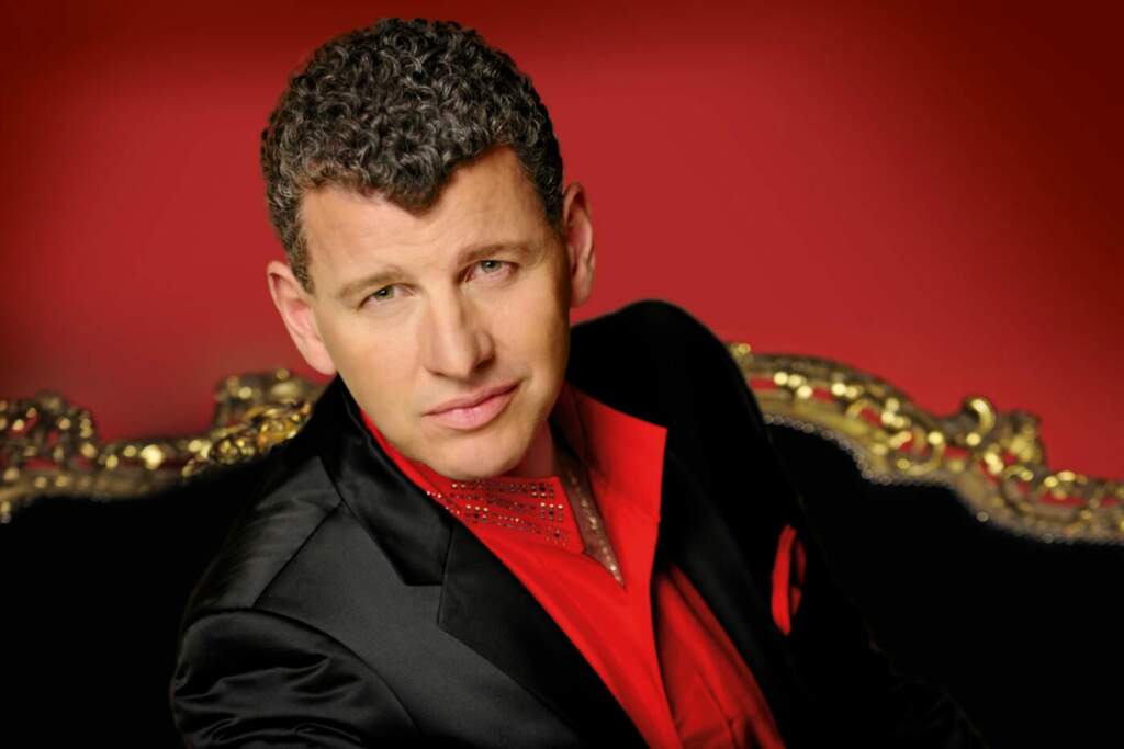 Semino Rossi ist seit Jahren der Künstler, der Schlager und Latin vereint. Diese verträumten Melodien bringt nach Schwalmstadt mit. | (c) Semino Rossi