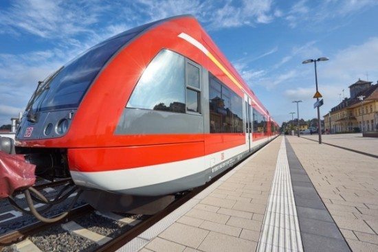 Erster Zug auf der Strecke am Bahnhof Korbach