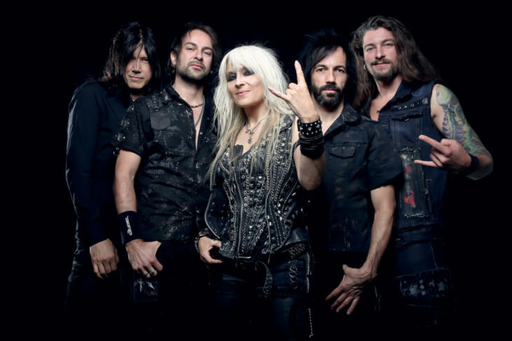 Doro Pesch und Band (Foto: Tim Tronckoe)
