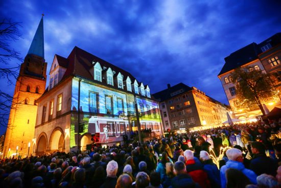 Bei den 15. Nachtansichten wurde das Theater am Alten Markt zur Projektionsfläche für eine beeindruckende 3D-Show.