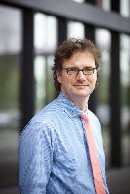 Foto (Universität Paderborn): Prof. Dr. Rüdiger Kabst treibt seit 2013 die Gründungskultur an der Universität Paderborn voran.