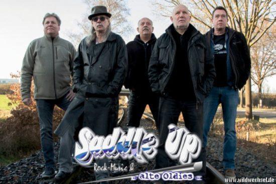Hand- und stimmgemachte Musik aus den Charts vergangener Zeiten präsentieren „Saddle Up“.