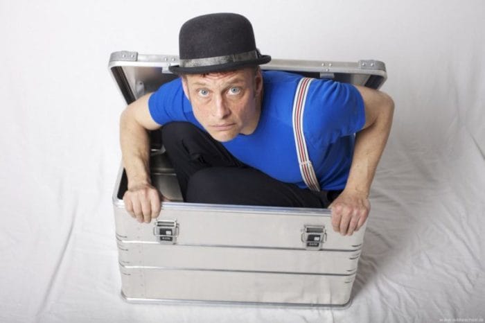 Comedy-Theater in Trendelburg This Maag gibt in seinem neuen Programm „Geradeaus im Kreis“ Entscheidungshilfen, die man kaum für möglich hält