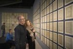 Das Deutsche Wörterbuch Mit 444 Lieferungen setzt der »Typosoph« Ecke Bonk dem Deutschen Wörterbuch der Brüder Grimm ein Denkmal: 123 Jahre Arbeit für rund 300.000 Stichwörter in 33 Bänden.© GRIMMWELT Kassel, Foto: Nikolaus Frank