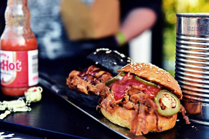 Für die Mutigen: Schwarzer Burger