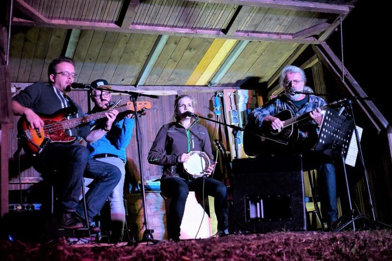 Open-Air-Konzert in Asmushausen: Shiregreen im Steinbruch