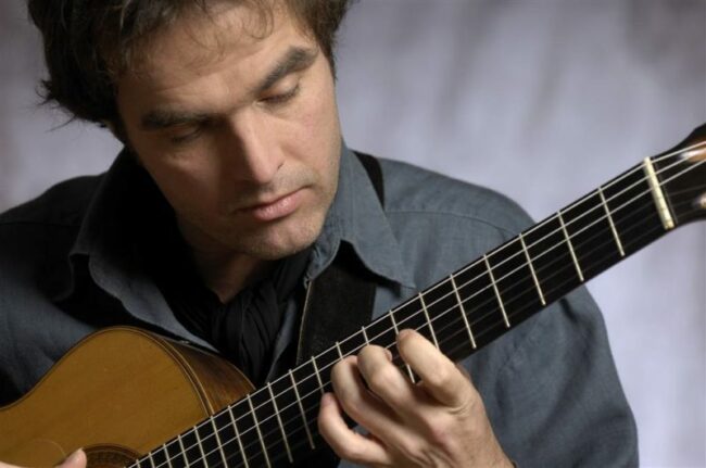Gitarrenfestival Edersee Neben zahlreichen weiteren Künstlern wird auch der Gitarrist Falk Zenker beim Gitarrenfestival Edersee 2018 mit dabei sein (Foto: U. Pollert).