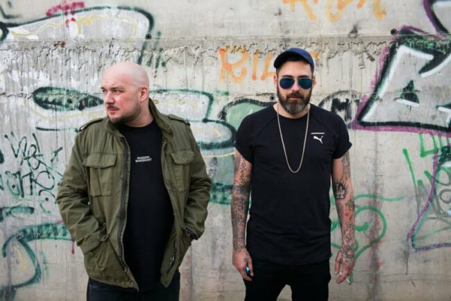 Die zwei kennen sich gut: Kool Savas & Sido performen in der Hokus Pokus FestiWELT 2023 ihre neuen Songs sowie alte Klassiker des Raps. | (c) Wildwechsel