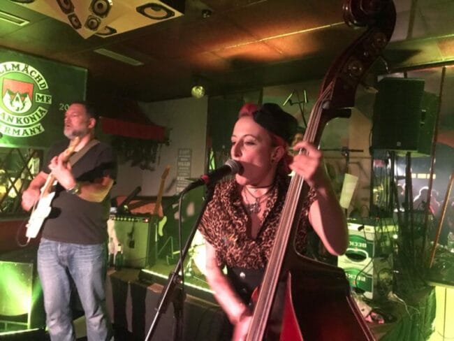 Lea Randella und Two Make Three sorgten den ganzen Abend für gute Stimmung.