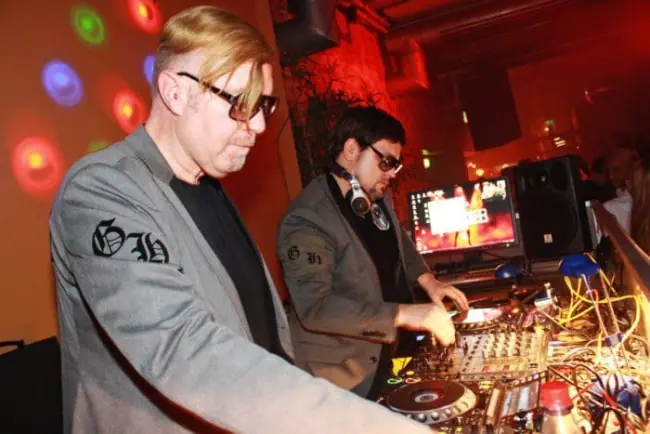 Am 18.10.2014 waren die Disco Boys ebenso im Gleis 1 und hatten auch das Wildwechsel heft in den Händen.