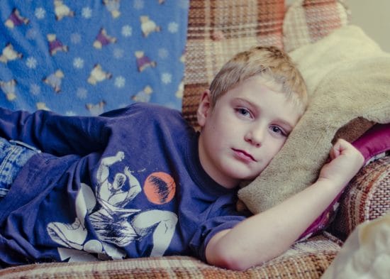 Welt-Aids Tag 2018: Auch viele Kinder leiden unter der krankheit, die durch die richtige Behandlung gut eingedämmt werden kann. Dafür muss Betroffenen eine Versorgung aber möglich gemacht werden.