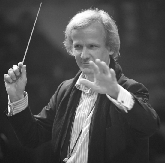 Interview mit Bernhard Wünsch, Dirigent des Rock meets Classic Symphony Orchestras Interview mit Bernhard Wünsch, Dirigent des Rock meets Classic Symphony Orchestras