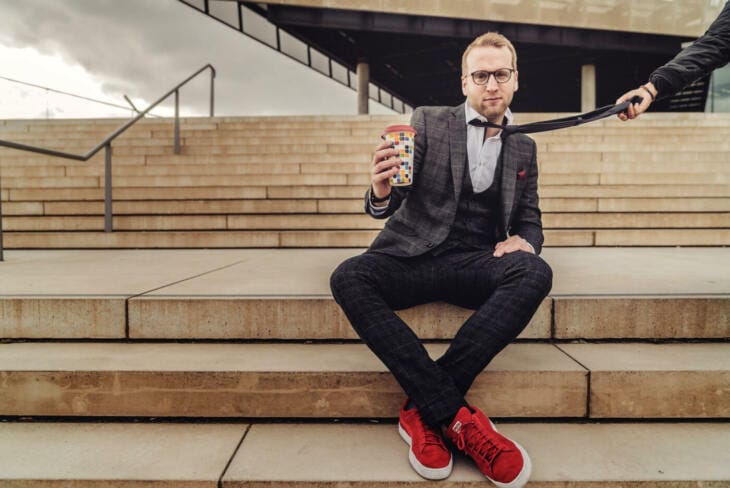 Benni Stark, Warburg Starke Wortwahl legt Benni Stark in seinem Comedy-Programm auf den Tisch, so auch in Warburg 2024. | © Johannes Riggelsen