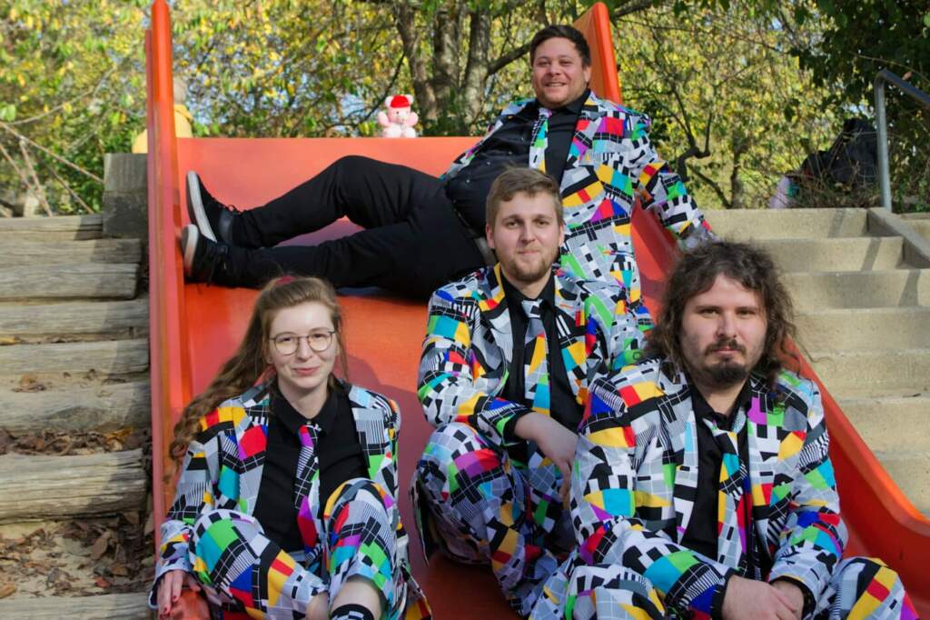 Bringen Farbe nach Warburg: Sändäpause | „Buntes Warburg – gemeinsam für Demokratie und Toleranz“
