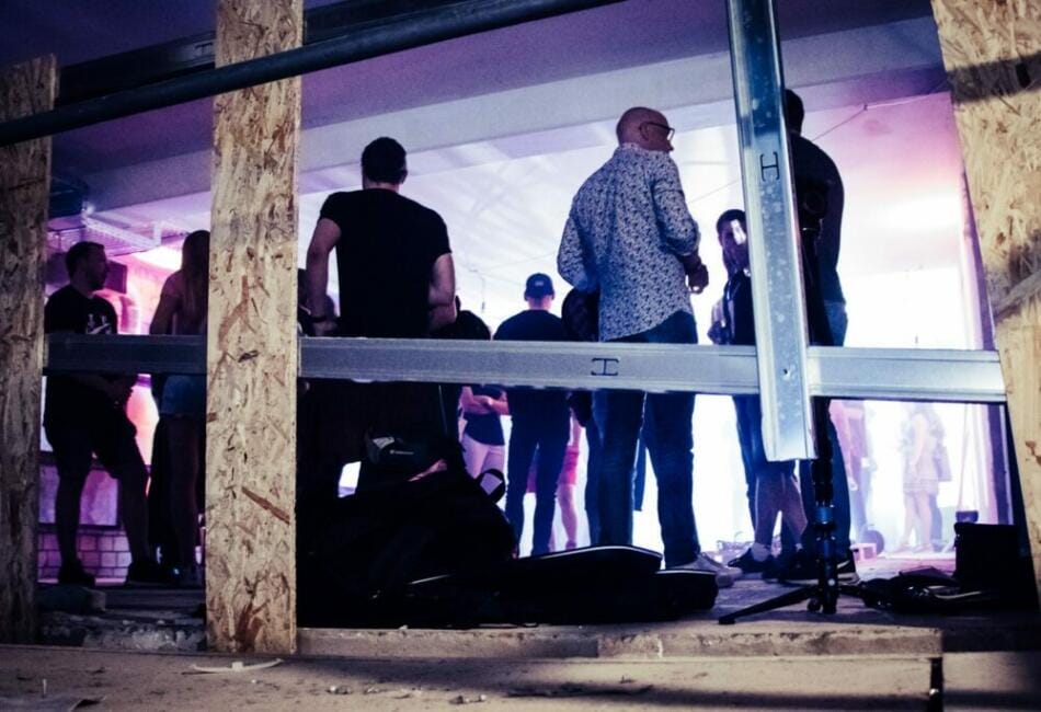 container under construction 10