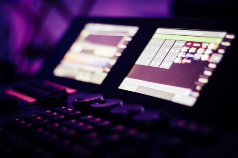 container under construction 17