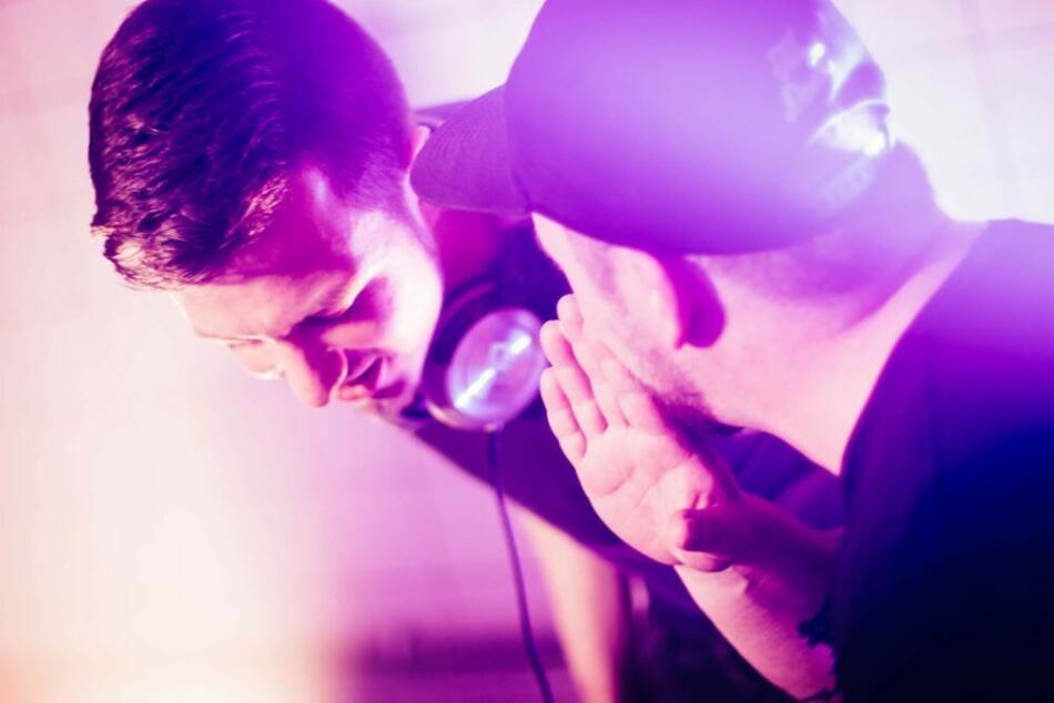 container under construction 23