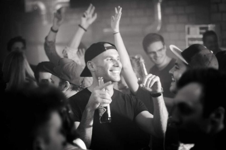 container under construction 46