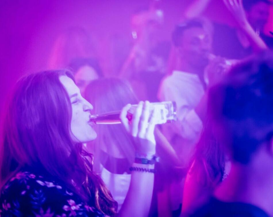 container under construction 47