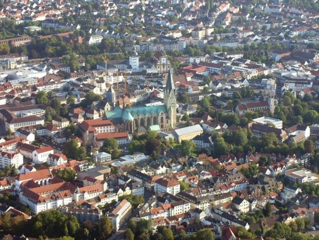 Mitten im Zentrum Paderborns: Am 11. Dezember 2021 wird im Paderborner Dom geimpft! | (c) Pixabay