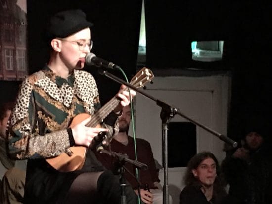 Marisabelle - Singer-/Songwriterin beim Slamrock Poetry Slam im panoptikum in Kassel
