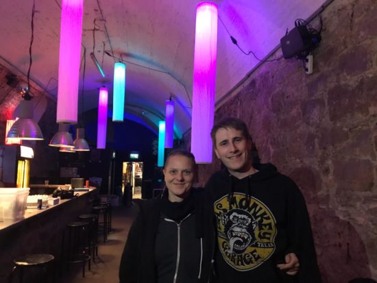 Vanessa und Tim, betrieben seit Februar 2019 das Panoptikum in Kassel