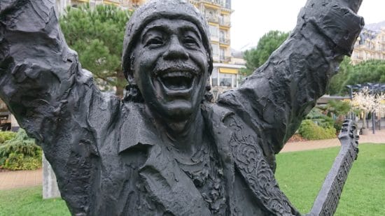 Ist nicht nur mit einer Statue in Montreux verewigt, sondern gleich 4 seiner Shows vom Montreux Jazz Festival können aktuell gestreamt werden: Carlos Santana