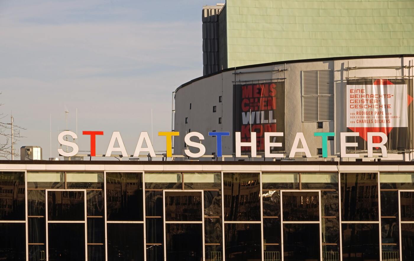 Staatstheater Kassel Staatstheater Kassel liegt am südöstlichen Teil des Friedrichsplatzes auf Seiten der Karlsaue (c) pixabay