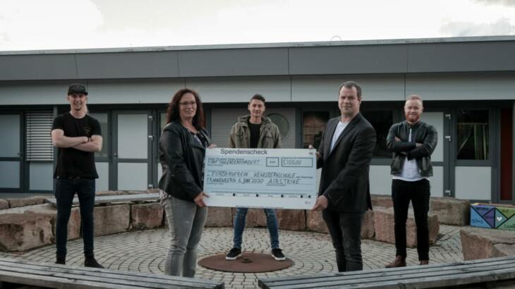 Die Frankenberger Band Airstrike hat 5100 € zugunsten des Fördervereins der Frankenberger Kegelbergschule gesammelt!