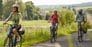Mit dem Rad durch das atemberaubende Weserbergland – Weser-Radweg verspricht Radfahrspaß für alle Altersklassen Mit dem Rad durch das atemberaubende Weserbergland - Weser-Radweg verspricht Radfahrspaß für alle Altersklassen - Weser-Radweg - Radfahrer Schloss Hehlen