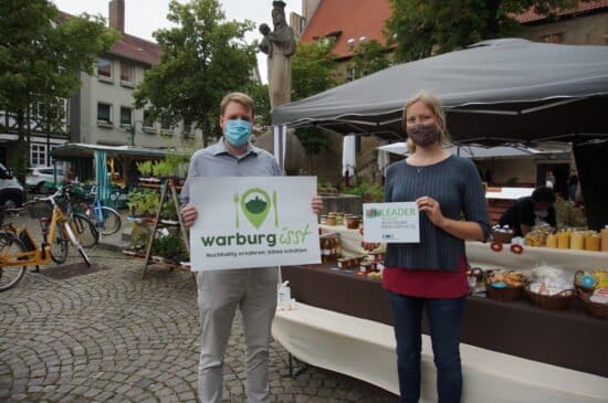 Feierabendmärkte, Warburg, Sören Spönlein, Wirtschaftsförderung Die Wirtschaftsförderung der Hansestadt Warburg und die BI sind guter Dinge für die regionalen Feierabendmärkte, die in der zweiten Jahreshälfte 2020 nun doch wieder stattfinden können. | (c) BI Lebenswertes Bördeland und Diemeltal