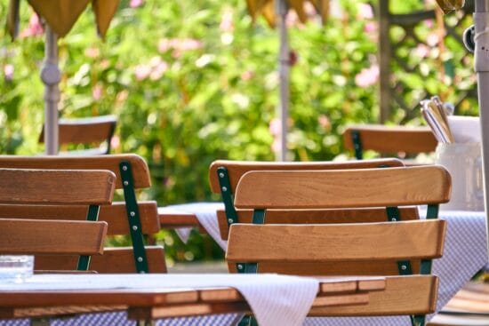 Corona, Testzentrum, Warburg, Scherfede Mit einem negativen Schnelltest ist Vieles wieder drin (oder draußen): Die Außengastronomie und der Einzelhandel hoffen dadurch auf wieder mehr Besucher. | wildwechsel.de