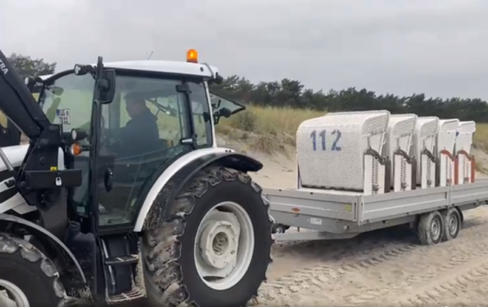 So will das »Gasthauses Zur Alm« mit Strandkörben und Virenputzer Corona trotzen! So will das »Gasthauses Zur Alm« mit Strandkörben und Virenputzer Corona trotzen!
