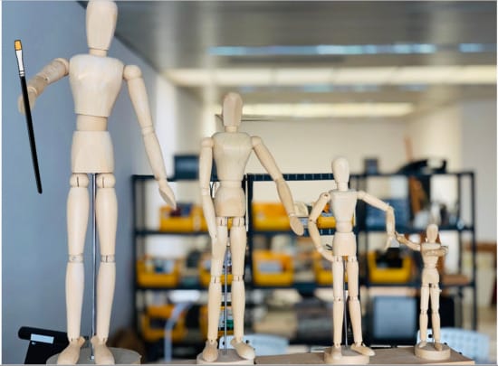Malschule Reinhard Lischka, Marsberg Beim Kunstprojekt »<strong>Heroes/ Helden</strong>« im<strong> »Kreativ-Atelier«/ Malschule Reinhard Lischka</strong> in Marsberg dürfen Jugendliche kreativ werden. | (c) Reinhard Lischka