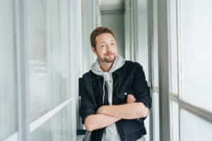 Kommt im November 2021 ins Kulturzentrum Kreuz nach Fulda: Bastian Bielendorfer! | (c) Lena Heckl