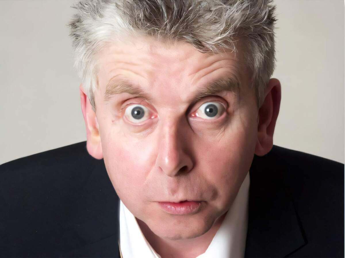 Gedankenblitze und poetische Niederschläge gibt es im Gymnasium Theodorianum, wenn Erwin Grosche live in Paderborn loslegt.