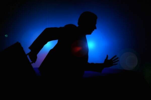 Polizei - Silouette vom Mann (c) geralt auf Pixabay