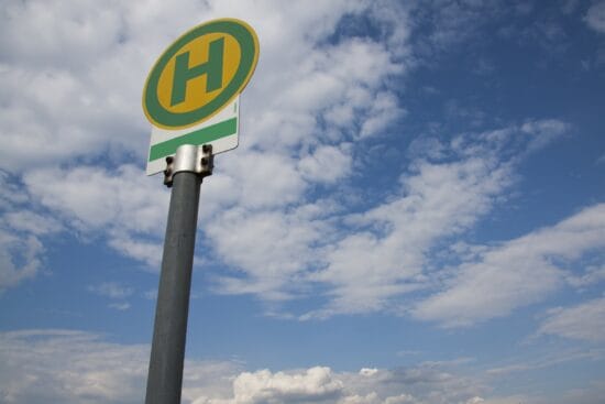 Trotz weniger Fahrgästen und Verschärfungen des Lockdowns behält der <strong>NVV</strong> seinen Fahrplan bei und ist weiter für Dich da! Infos und Fahrpläne findest du auf <a href="https://www.nvv.de"><strong>www.nvv.de</strong></a> | (c) Pixabay - naeimasgary