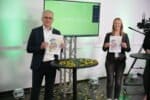 Prämierten die Sieger des 22. Businessplanwettbewerbs Promotion Nordhessen: Tarek Al-Wazir (Bündnis 90/Die Grünen, Hessischer Minister für Wirtschaft, Energie, Verkehr und Wohnen) und Dr. Astrid Szogs (Geschäftsführerin Regionalmanagement Nordhessen GmbH) | (c) Regionalmanagement Nordhessen