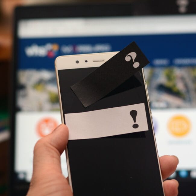 Marburg, Werbung, Sexismus Auf dem Smartphone werden wir durch die sozialen Netzwerke stetig mit sexistischer Werbung konfrontiert. Deshalb ist es wichtig, dass wir dagegen steuern anhand des Marburger Hashtags #sexismisntsexy. | (c) Nadja Schwarzwäller