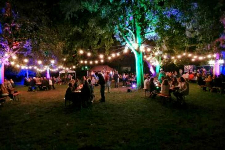 Eschwege, Kultur, Biergarten Eine traumhafte Atmosphäre und reichlich Musik, das ist der Eschweger
Kultur Biergarten. | (c) Mac Schneider