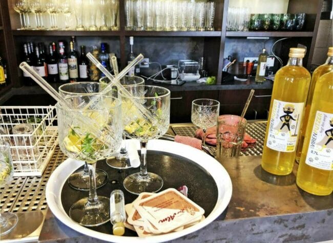 Im Warburger Gasthaus Zur Alm ist der »Virenputzer« fester Bestandteil des Sortiment und lockt regelmäßig die Besuchenden an. | (c) Gasthaus Zur Alm