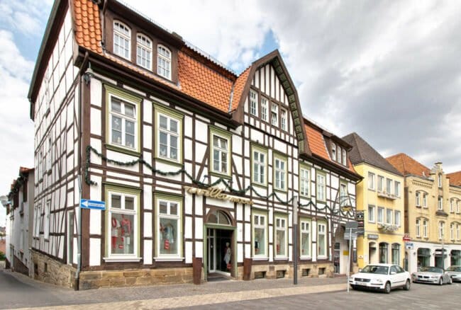 Wilke Moden, Neustadtmarktplatz, Warburg, Florian Austermühle, Neueröffnung Eine ehemalige Warburger Institution kehrt zurück: Wilke Moden eröffnet wieder unter neuer Geschäftsleitung.