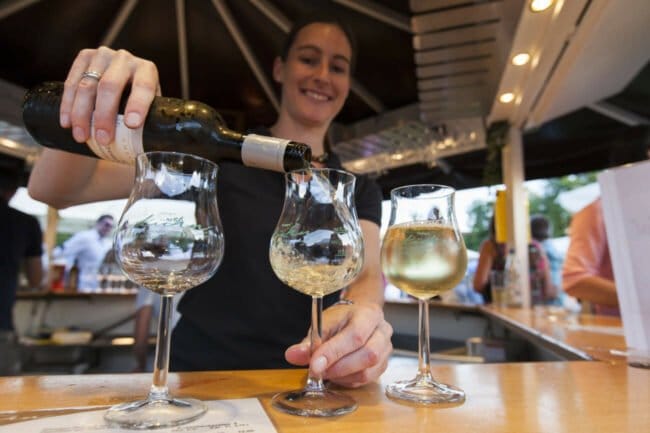 Weinfest Hameln, Volksfest, Weinfest, Hameln Lecker Tröpfchen: Das Weinfest Hameln kann 2021 stattfinden! | (c) Hameln Marketing und Tourismus GmbH