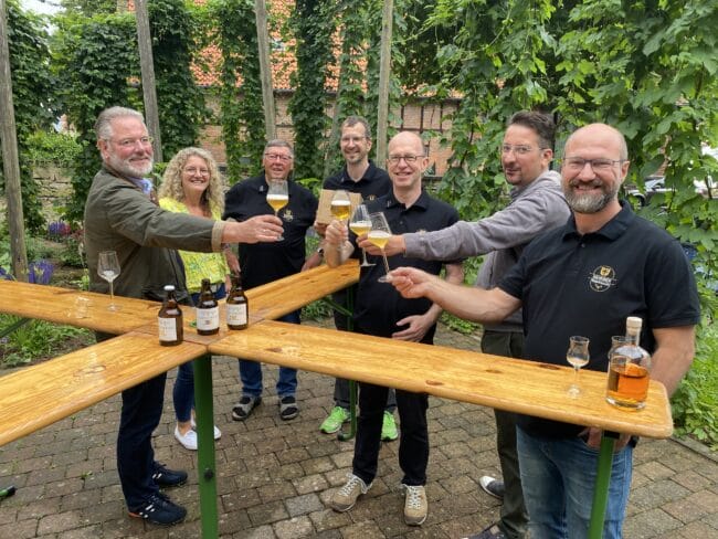 Flechtwerk French Ale: Warburger Brauerei und Nieheimer Bürgerbrauzunft mit neuer Bierkreation!