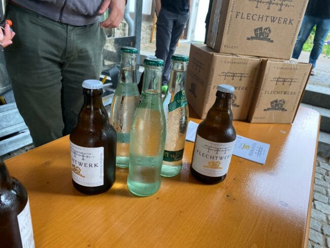 Flechtwerk French Ale, Warburger Brauerei Kohlschein, Nieheimer Bürgerbrauzunft, Bier, Nieheim, Warburg Flechtwerk French Ale: Warburger Brauerei und Nieheimer Bürgerbrauzunft mit neuer Bierkreation!