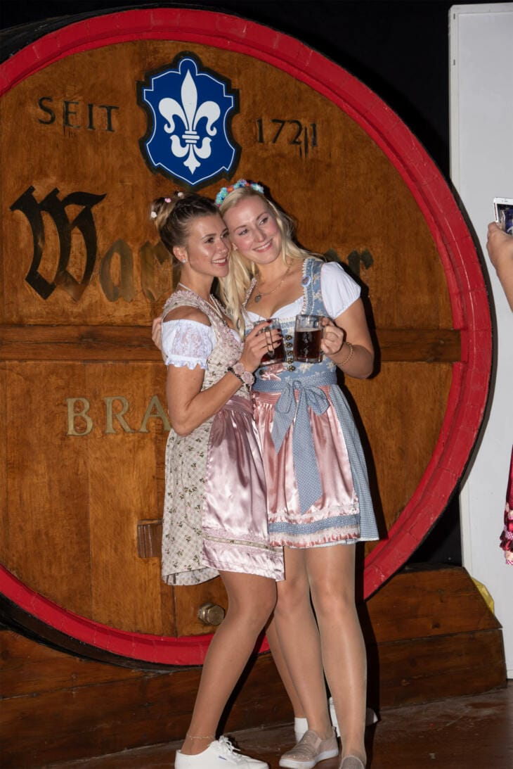 Dirndlabend und Warburger Urtyp: Zwei Dinge, die mit der Warburger Oktoberwoche untrennbar verbunden sind! | (c) Stadt Warburg