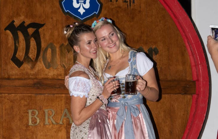 Oktoberwoche Warburg, 2022, Warburger, Festzelt Dirndlabend und Warburger Urtyp: Zwei Dinge, die mit der Warburger Oktoberwoche untrennbar verbunden sind! | (c) Stadt Warburg