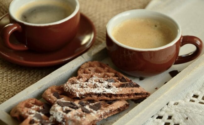 Café Krümel, Bad Hersfeld, Elter- Kind- Treff, Kita Rasselbande, Kaffee und Kuchen Das Café Krümel öffnet wieder. Nach einer langen Pandemiepause können endlich alle zusammen kommen. Der Elter- Kind- Treff ermöglicht einen regen Austausch zwischen den Großen und Kleinen. (c) Bild von congerdesign auf Pixabay.